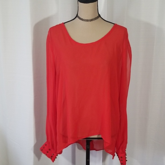 Reckless Hearts red high low spikes top. Size XL - Picture 2 of 8